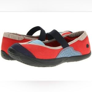 EARTH KELSO SHOES     NEW IN BOX